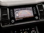 Skoda Kodiaq 1.5 TSI Sport 7 Persoons 150Pk Automaat (APPLE CARPLAY, GROOT NAVI, LEDER/ALCANTARA, CAMERA, TREKHAAK, SPORTSTOELEN, KEYLESS, GETINT GLAS, CRUISE, NIEUWE APK, NIEUWSTAAT)