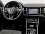 Skoda Kodiaq 1.5 TSI Sport 7 Persoons 150Pk Automaat (APPLE CARPLAY, GROOT NAVI, LEDER/ALCANTARA, CAMERA, TREKHAAK, SPORTSTOELEN, KEYLESS, GETINT GLAS, CRUISE, NIEUWE APK, NIEUWSTAAT)