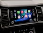 Skoda Kodiaq 1.5 TSI Sport 7 Persoons 150Pk Automaat (APPLE CARPLAY, GROOT NAVI, LEDER/ALCANTARA, CAMERA, TREKHAAK, SPORTSTOELEN, KEYLESS, GETINT GLAS, CRUISE, NIEUWE APK, NIEUWSTAAT)