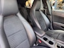 Mercedes-Benz GLA 180 AMG Night Edition Plus Automaat | Afneembare Trekhaak | Navigatie | Camera | Cruise Control | Stoelverwarming | | Airco | Audioinstallatie met CD-speler | Bi-xenon koplampen
