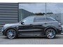 Lynk & Co 01 1.5 | Donkere Hemelbekleding | Panoramadak | 360° Camera | Elektrische bestuurdersstoel met geheugen | Stoelverwarming | Stuurverwarming | Actieve bochtverlichting | Adaptieve Cruise Control | Stuurassistent | Lane Assist | Navigatie | Elektrische Achterklep | Keyless Entry | Dodehoekassistent