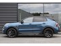 Lynk & Co 01 1.5 | Black Edition | Donkere Hemelbekleding | Panoramadak | 360° Camera | Elektrische bestuurdersstoel met geheugen | Stoelverwarming | Stuurverwarming | Actieve bochtverlichting | Adaptieve Cruise Control | Stuurassistent | Lane Assist | Navigatie | Elektrische Achterklep | Keyless Entry | Dodehoekassistent