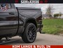 Dodge Ram NIGHT PREMIUM | 426PK | STRIPING | LUCHTVERING | HUD | PANO | 360 CAM | Full Option | LIMITED WHEELS | De Meest Luxe Pick-Up in zijn Klasse | Comfortabele Dubbele Cabine met Royale 5 Zitplaatsen | EERSTE EIGENAAR | SMOKE PACK | BOM VOL |