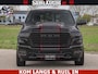 Dodge Ram NIGHT PREMIUM | 426PK | STRIPING | LUCHTVERING | HUD | PANO | 360 CAM | Full Option | LIMITED WHEELS | De Meest Luxe Pick-Up in zijn Klasse | Comfortabele Dubbele Cabine met Royale 5 Zitplaatsen | EERSTE EIGENAAR | SMOKE PACK | BOM VOL |