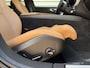 Volvo V60 Cross Country B5 AWD / 19" Velgen / Stoel massage / Stoel ventilatie + verwarming / Black pack /