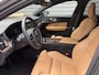 Volvo V60 Cross Country B5 AWD / 19" Velgen / Stoel massage / Stoel ventilatie + verwarming / Black pack /