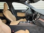 Volvo V60 Cross Country B5 AWD / 19" Velgen / Stoel massage / Stoel ventilatie + verwarming / Black pack /