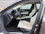 Volvo V60 2.0 T6 Twin Engine AWD Inscription / Audio H&K / Elektrisch bestuurdersstoel / Trekhaak /