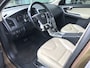 Volvo XC60 2.0 T5 Momentum Plus Automaat | Rijklaar incl garantie | Panoramadak Trekhaak Camera 4-C chassis