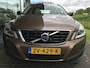Volvo XC60 2.0 T5 Momentum Plus Automaat | Rijklaar incl garantie | Panoramadak Trekhaak Camera 4-C chassis