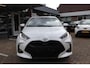 Toyota Yaris 1.5 HYBRID 115 STYLE STOEL-STUUR VERW. DODEHOEK LED KOPLAMPEN KEYLESS PARK.SENSOREN V+A