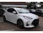 Toyota Yaris 1.5 HYBRID 115 STYLE STOEL-STUUR VERW. DODEHOEK LED KOPLAMPEN KEYLESS PARK.SENSOREN V+A