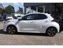 Toyota Yaris 1.5 HYBRID 115 STYLE STOEL-STUUR VERW. DODEHOEK LED KOPLAMPEN KEYLESS PARK.SENSOREN V+A