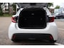 Toyota Yaris 1.5 HYBRID 115 STYLE STOEL-STUUR VERW. DODEHOEK LED KOPLAMPEN KEYLESS PARK.SENSOREN V+A