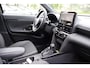 Toyota Yaris Cross 1.5 HYBRID 115 STYLE STOEL-STUUR & WISSERVERW.. KEYLESS DRAADLOZE TEL.LADER LED LM-VELGEN