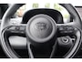 Toyota Yaris Cross 1.5 HYBRID 115 STYLE STOEL-STUUR & WISSERVERW.. KEYLESS DRAADLOZE TEL.LADER LED LM-VELGEN