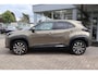 Toyota Yaris Cross 1.5 HYBRID 115 STYLE STOEL-STUUR & WISSERVERW.. KEYLESS DRAADLOZE TEL.LADER LED LM-VELGEN