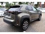 Toyota Yaris Cross 1.5 HYBRID 115 STYLE STOEL-STUUR & WISSERVERW.. KEYLESS DRAADLOZE TEL.LADER LED LM-VELGEN