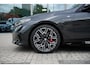 BMW 5-Serie Touring 550e xDrive | M Sportpakket Pro | Driving Assistant Professional | Panoramadak | Innovation Pack | Trekhaak | Bowers & Wilkins Surround Sound System | Parking Assistant Professional | Stoelventilatie |