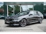 BMW 5-Serie Touring 550e xDrive | M Sportpakket Pro | Driving Assistant Professional | Panoramadak | Innovation Pack | Trekhaak | Bowers & Wilkins Surround Sound System | Parking Assistant Professional | Stoelventilatie |