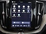 Volvo XC60 2.0 T8 Plug-in hybrid AWD Ultimate Bright | Panoramadak | Luchtvering | Bowers & Wilkins | Cruise Control Adaptief | Parkeercamera 360° |