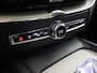 Volvo XC60 2.0 T8 Plug-in hybrid AWD Ultimate Bright | Panoramadak | Luchtvering | Bowers & Wilkins | Cruise Control Adaptief | Parkeercamera 360° |