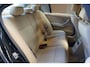 BMW 3-Serie 320i Business Line 170 PK | AIRCO | CRUISE|PDC |ELEK.RAMEN|APK|NAP|