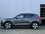 Volvo XC40 B4 Automaat Plus Dark | Panoramadak | Harman Kardon audio | Elektrisch verstelbare stoelen | Climate Pack | Driver Assist | Trekhaak semi elektrisch inklapbaar | Extra getint glas | 19” Lichtmetalen velgen