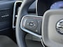 Volvo XC40 B4 Automaat Plus Dark | Panoramadak | Harman Kardon audio | Elektrisch verstelbare stoelen | Climate Pack | Driver Assist | Trekhaak semi elektrisch inklapbaar | Extra getint glas | 19” Lichtmetalen velgen