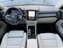 Volvo XC40 B4 Automaat Plus Dark | Panoramadak | Harman Kardon audio | Elektrisch verstelbare stoelen | Climate Pack | Driver Assist | Trekhaak semi elektrisch inklapbaar | Extra getint glas | 19” Lichtmetalen velgen