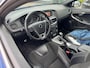 Volvo V40 2.0 T4 Business Sport | Stoelverwarming | LED Koplampen | Cruise Control | Navi | Parkeersensoren | Sportstoelen | Zwarte Hemel |