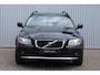 Volvo XC70 3.2 Summum | 2de Eigenaar | Dealeronderhouden | Four-C Onderstel | Lederen Bekleding | Origineel Nederlands | Schuif/Kanteldak | Electrische bedienbare voorstoelen | Dynaudio | Afneembare Trekhaak |