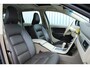 Volvo XC70 3.2 Summum | 2de Eigenaar | Dealeronderhouden | Four-C Onderstel | Lederen Bekleding | Origineel Nederlands | Schuif/Kanteldak | Electrische bedienbare voorstoelen | Dynaudio | Afneembare Trekhaak |