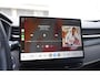 Lynk & Co 01 276PK Automaat Core / Adaptieve cruise control / Stoel - en stuurwielverarming / Parkeersensoren met camera / Apple carplay / Trekhaak / Metallic lak / 19" lichtmetalen velgen