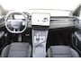 Lynk & Co 01 276PK Automaat Core / Adaptieve cruise control / Stoel - en stuurwielverarming / Parkeersensoren met camera / Apple carplay / Trekhaak / Metallic lak / 19" lichtmetalen velgen