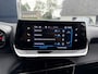 Peugeot 208 1.2 Turbo 100PK Active Pack | 6-Bak | Navigatie via Telefoon | Stoelverwarming | Lichtmetalen Velgen | 1e Eigenaarsauto met slechts 15000 KM | Airconditioning | Cruise Control | Parkeersensoren | Elektrisch Pakket | Multimediascherm | Multifunctioneel Stuurwiel |