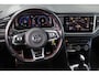 Volkswagen T-Roc 1.5 TSI Sport trekhaak, 18" LMV, LED, achteruitrijcamera, navigatie, zwarte hemel + zwart dak, spiegel pakket, winterpakket met stoelverwarming, park assist, ACC, digital cockpit pro etc.