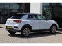Volkswagen T-Roc 1.5 TSI Sport trekhaak, 18" LMV, LED, achteruitrijcamera, navigatie, zwarte hemel + zwart dak, spiegel pakket, winterpakket met stoelverwarming, park assist, ACC, digital cockpit pro etc.