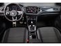 Volkswagen T-Roc 1.5 TSI Sport trekhaak, 18" LMV, LED, achteruitrijcamera, navigatie, zwarte hemel + zwart dak, spiegel pakket, winterpakket met stoelverwarming, park assist, ACC, digital cockpit pro etc.
