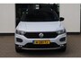 Volkswagen T-Roc 1.5 TSI Sport trekhaak, 18" LMV, LED, achteruitrijcamera, navigatie, zwarte hemel + zwart dak, spiegel pakket, winterpakket met stoelverwarming, park assist, ACC, digital cockpit pro etc.