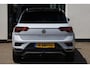 Volkswagen T-Roc 1.5 TSI Sport trekhaak, 18" LMV, LED, achteruitrijcamera, navigatie, zwarte hemel + zwart dak, spiegel pakket, winterpakket met stoelverwarming, park assist, ACC, digital cockpit pro etc.