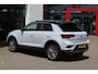 Volkswagen T-Roc 1.5 TSI Sport trekhaak, 18" LMV, LED, achteruitrijcamera, navigatie, zwarte hemel + zwart dak, spiegel pakket, winterpakket met stoelverwarming, park assist, ACC, digital cockpit pro etc.