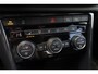 Volkswagen T-Roc 1.5 TSI Sport trekhaak, 18" LMV, LED, achteruitrijcamera, navigatie, zwarte hemel + zwart dak, spiegel pakket, winterpakket met stoelverwarming, park assist, ACC, digital cockpit pro etc.