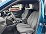 Peugeot 2008 1.2 Hybrid 145 PK Allure | Automaat Hybride | BOUWJAAR 2026 DEMO MET €6.000 VOORDEEL | 360 Graden Camera | Dode Hoek Detectie | Parkeersensoren V+A | Hoge Zitpositie | Climate Control | Stoelverwarming | Navigatie via Telefoon | Dakrails | Cruise Control | Apple Carplay & Android Auto draadloos | LED Verlichting | 17" Lichtmetalen Velgen |