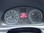Volkswagen Touran 2.0-16V FSI Highline-7 pers clima 6 bak