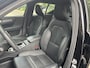 Volvo XC40 2.0 B4 R-Design | 360-camera | Memory-seats