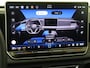 Volkswagen Tiguan 1.5 eHybrid R-Line Edition | SoH 99% | Panoramadak | Lederen bekleding ‘Varenna’ | Trekhaak | Harman/kardon | Head-up display | Adaptieve demping | Black style | Stoelventilatie voor |