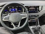 Volkswagen Polo 1.0 TSI 95pk R-Line · Navigatie · Apple/Android Car Play · Camera + Parkeersensoren · Stoelverwarming · Garantie t/m 10-07-2027 of 100000km.
