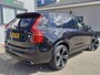 Volvo XC90 T8 Recharge AWD R-Design met Lounge Pack (audio installatie premium, elektrisch glazen schuif-/kanteldak, head-up display, rondomzicht camera)
