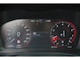 Volvo XC40 B4 R-Design - IntelliSafe Assist & Surround - Adaptieve LED koplampen - Harman/Kardon audio - Parkeercamera achter - Parkeersensoren voor & achter - Elektr. bedienb. voorstoelen met geheugen links - Draadloze tel. lader - Extra getint glas - Inklapbare trekhaak - 19' LMV